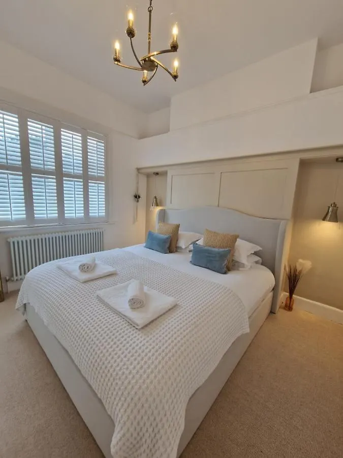 Seaside Apartment, Parking, Private Garden, Walking Distance To Southbourne Beach Bournemouth