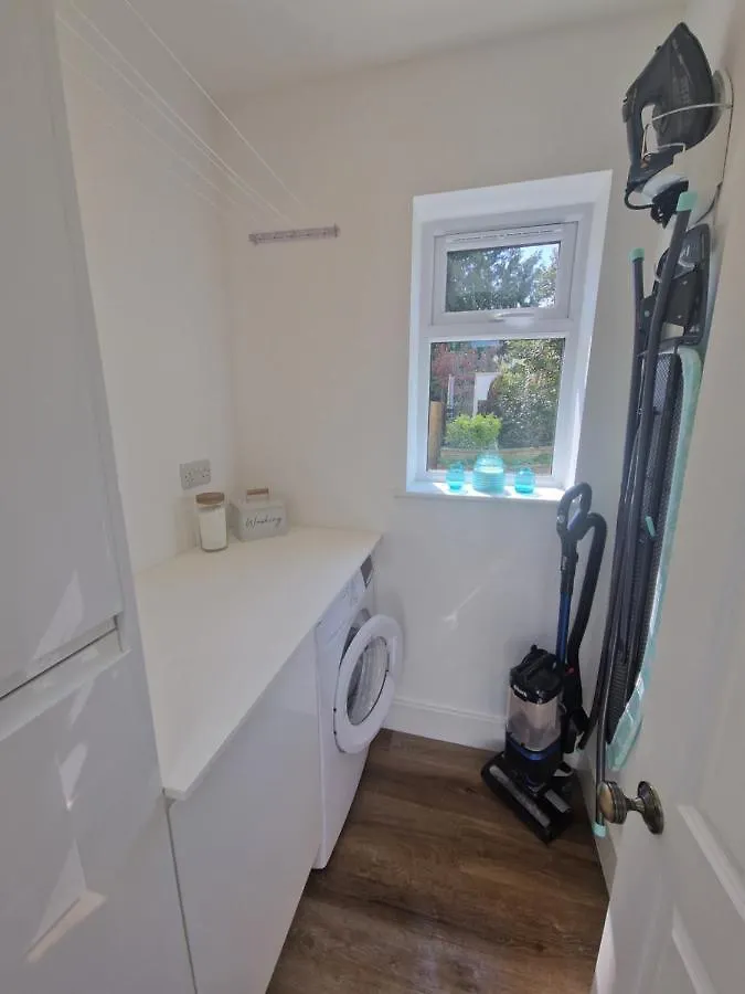 Seaside Apartment, Parking, Private Garden, Walking Distance To Southbourne Beach Bournemouth Appartement