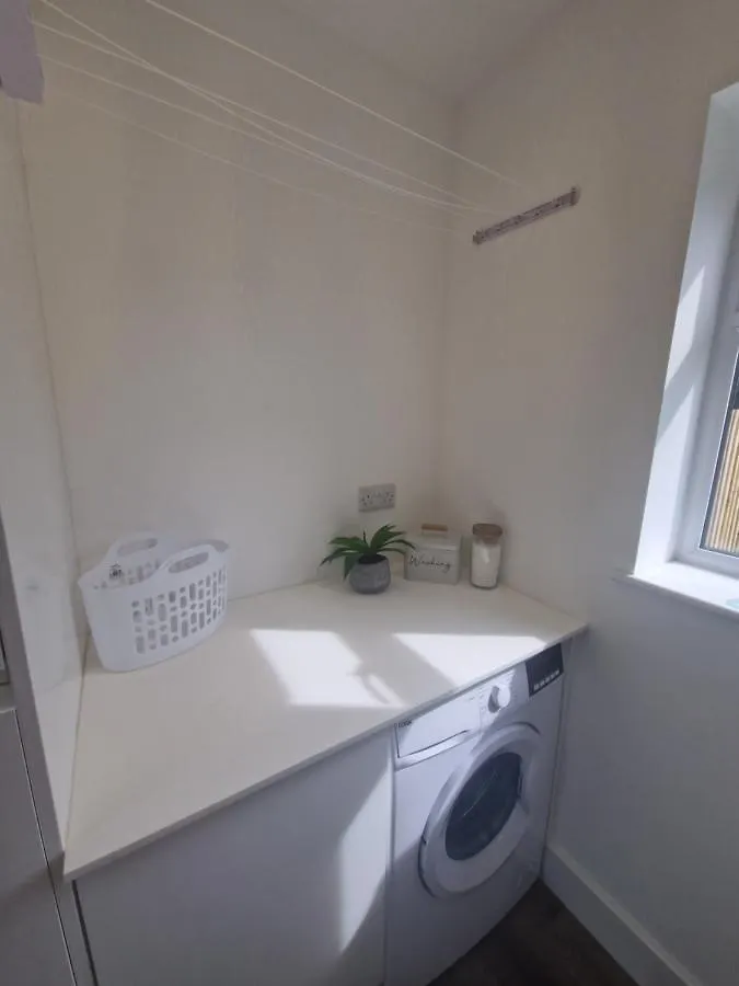 Seaside Apartment, Parking, Private Garden, Walking Distance To Southbourne Beach Bournemouth